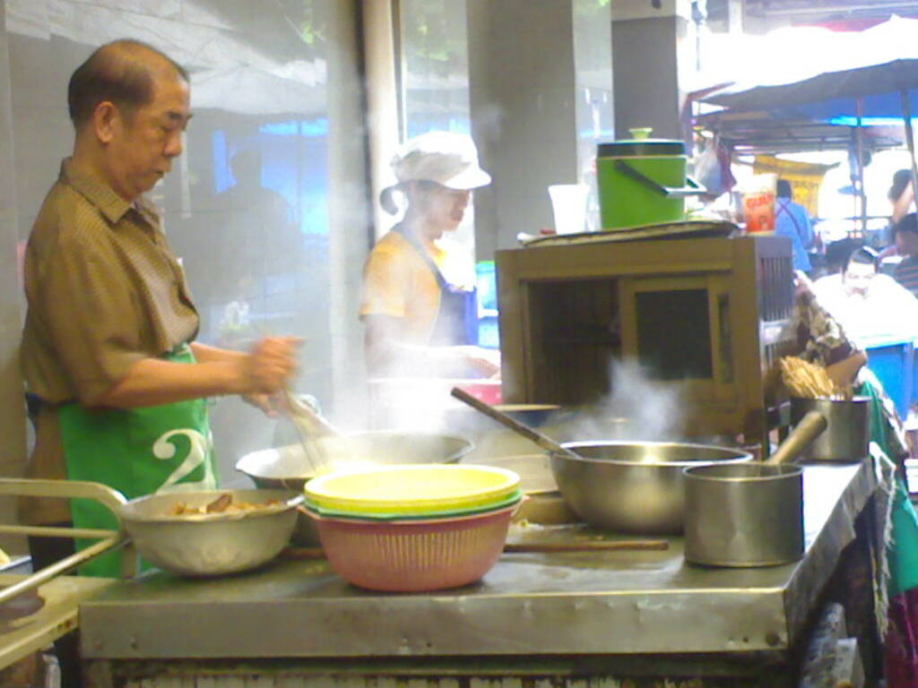 早年老闆煮的苦力麵，造福中國城附近的苦力工。