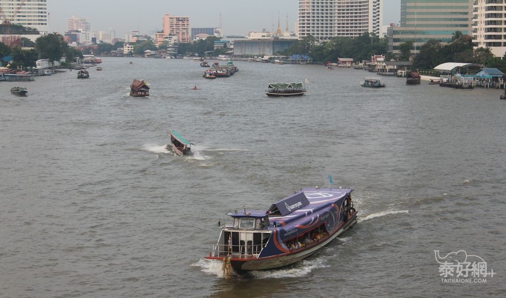 湄南河的水上交通十分便利，遊曼谷可善加利用。