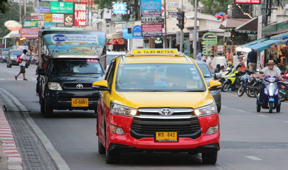 芭達雅近年來增加跳錶的計程車。