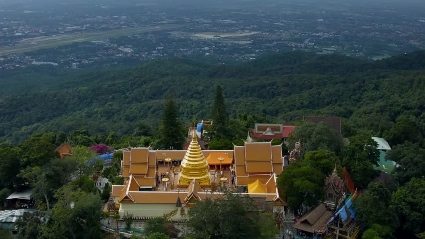 素貼山上的雙龍寺。(摘自網站)