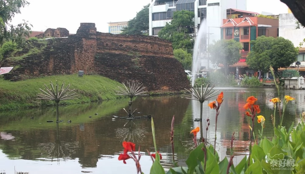 東南角的Katam。