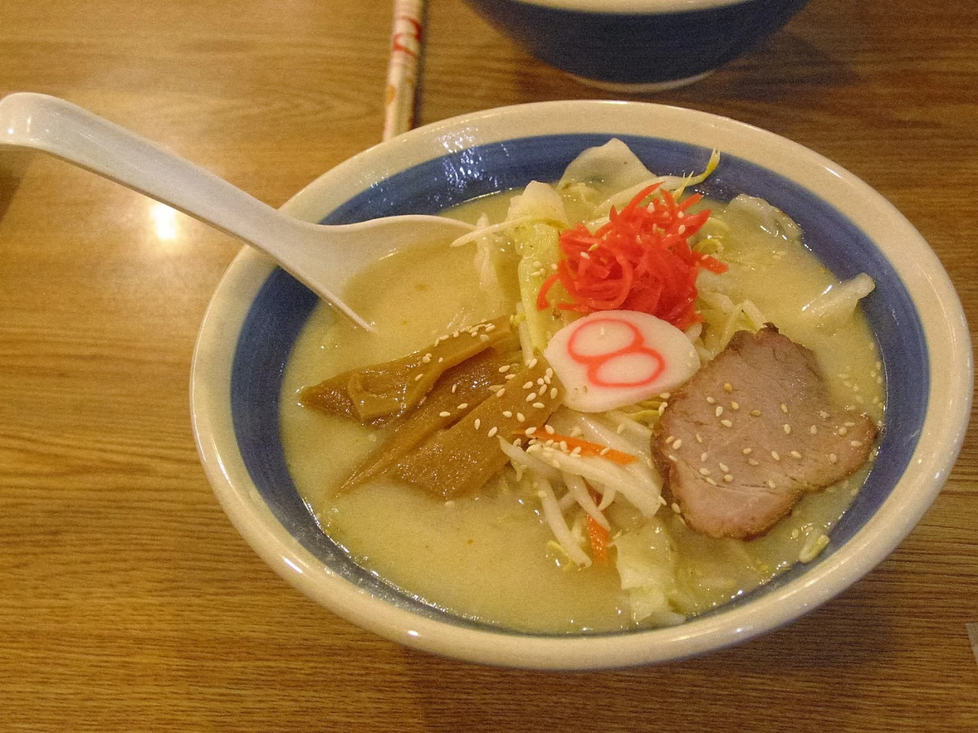 清淡的蔬菜拉麵88銖。