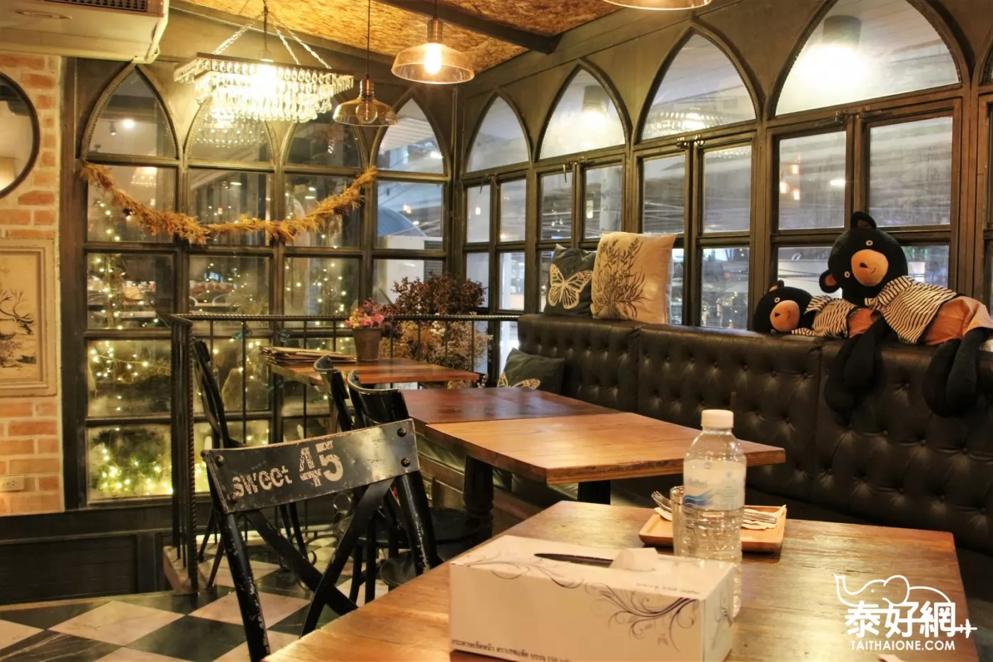 B-Story Cafe看起來有點豪華,食物價錢卻很平民。