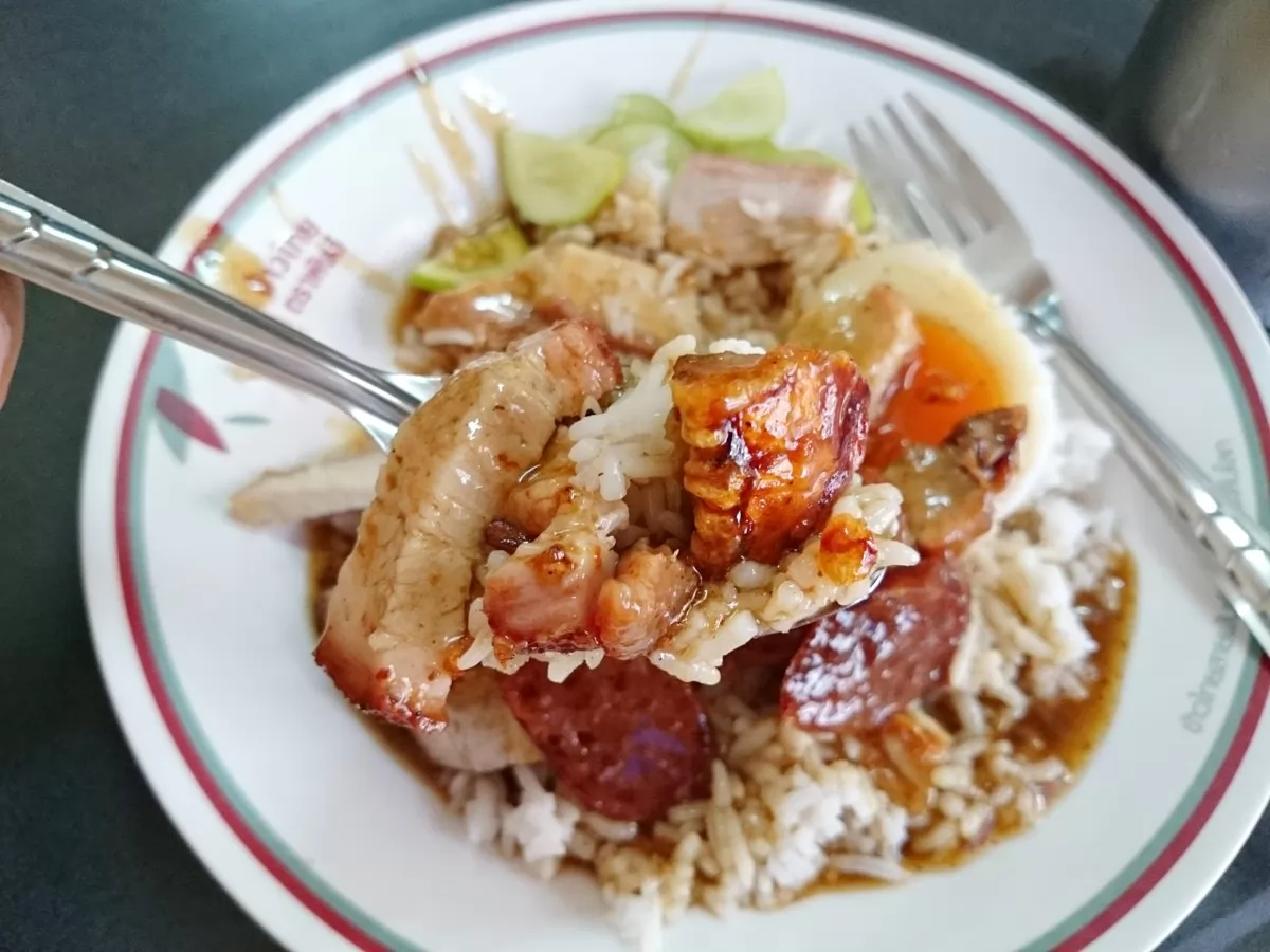 令人流口水的佛統紅飯。