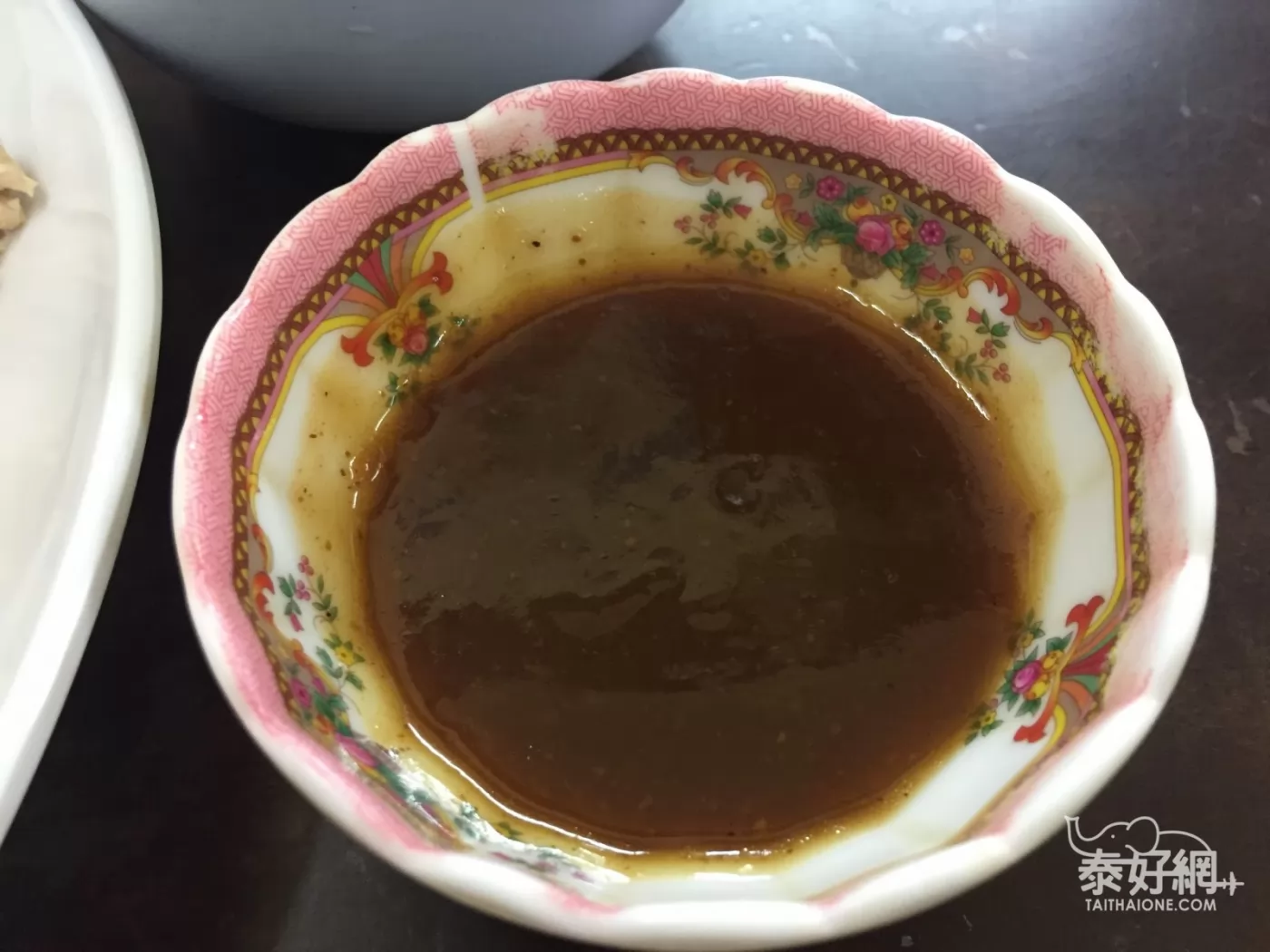 文堂吉新加坡雞飯的沾料很特別。