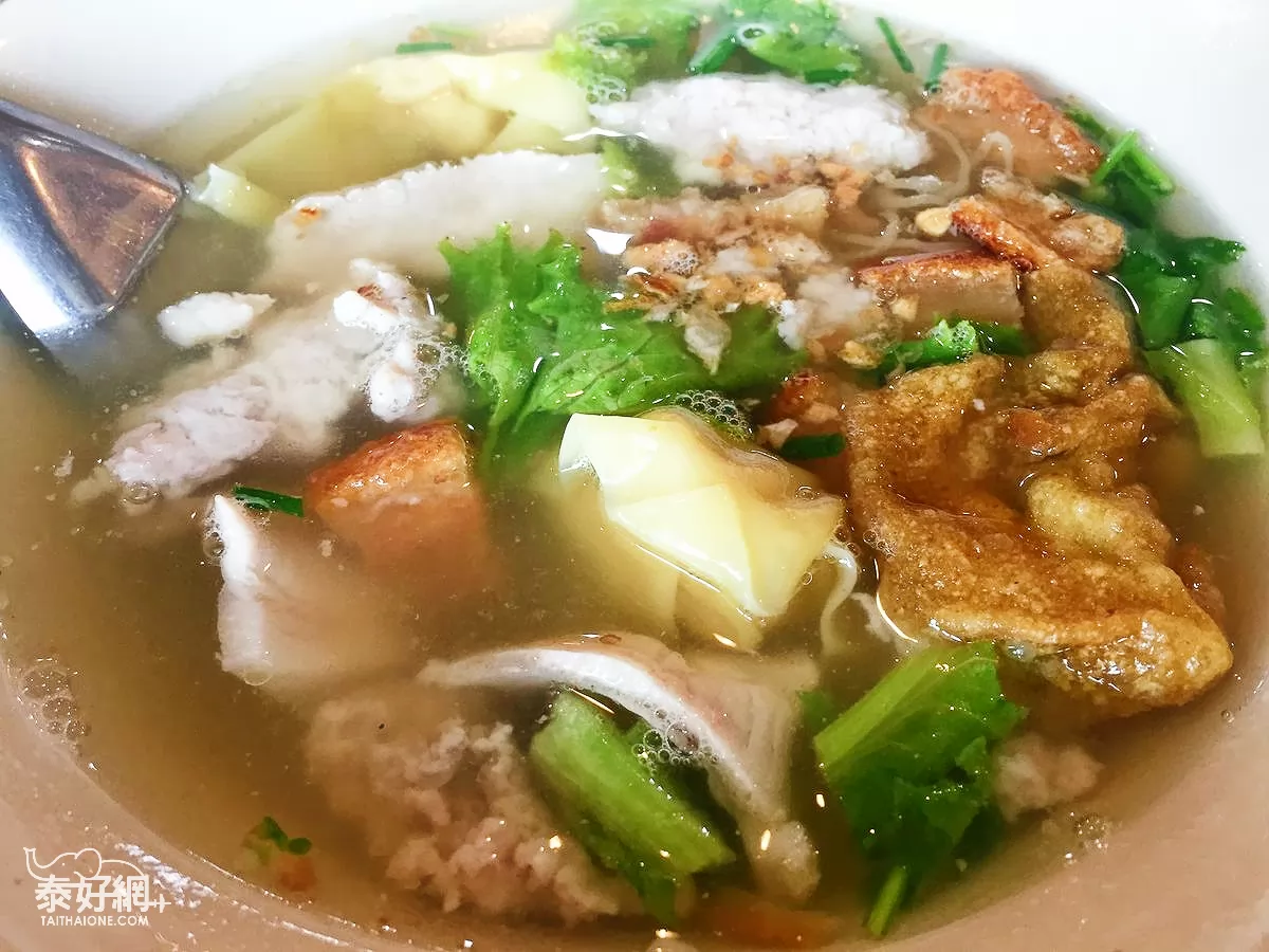 鄭良明的什錦湯餃麵,料好實在。