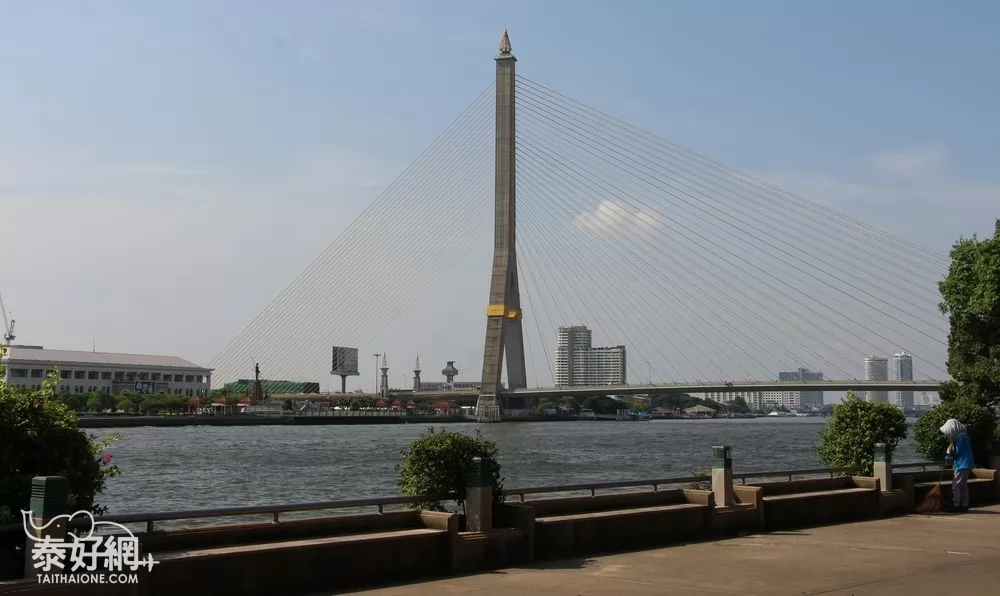這裡可以看到拉瑪八世王橋的美景。