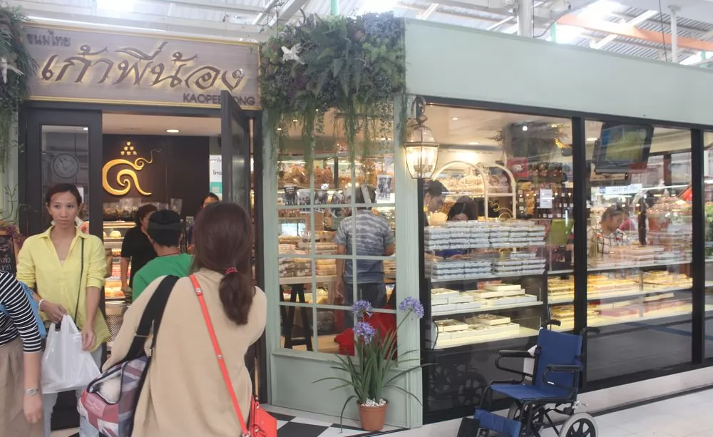 裡面也有伴手禮的商品店。