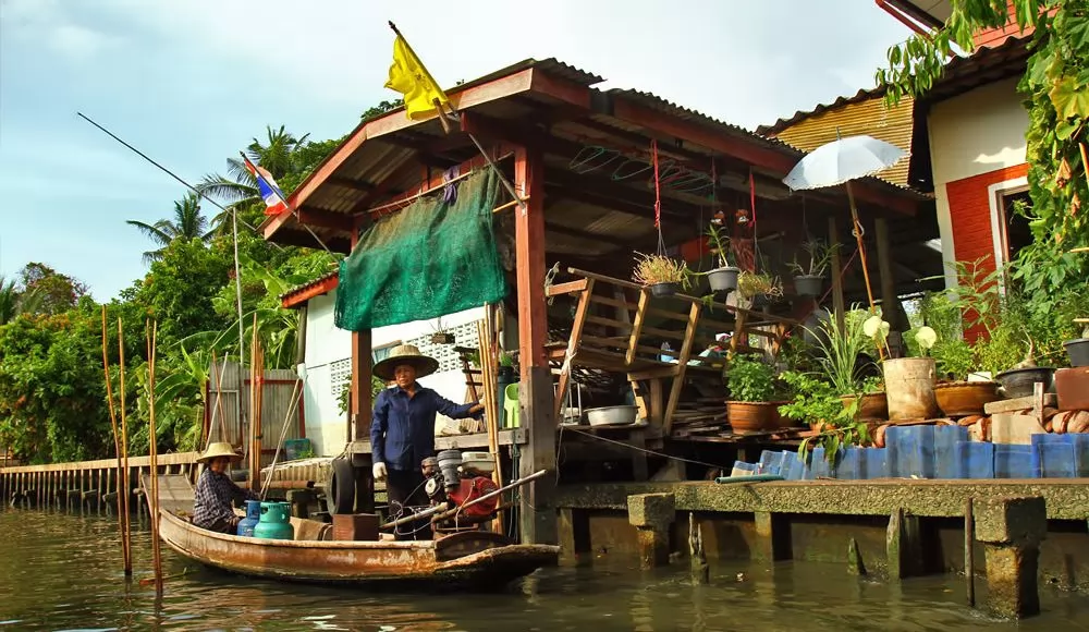 一路可以看到水上人家的生活情況。