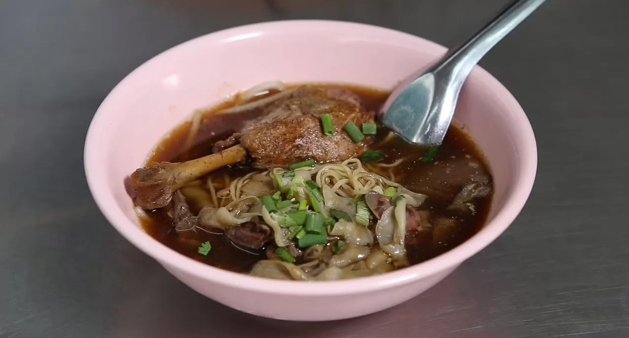 看到了沒,這碗鴨腿粿條,超熱賣!