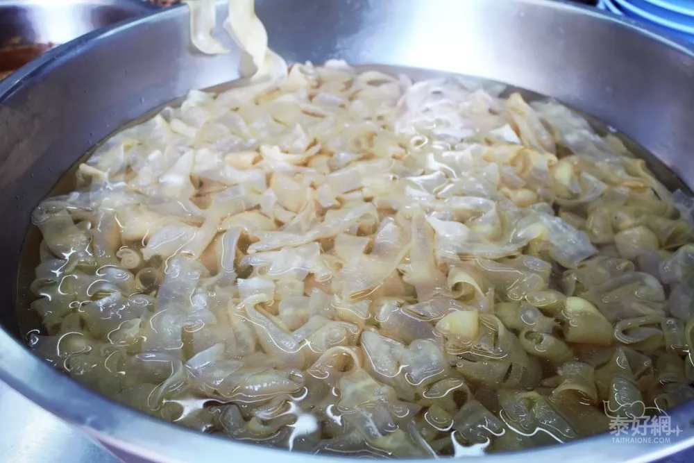 這裡鴨肉粿條的另一大賣點—鴨腸。