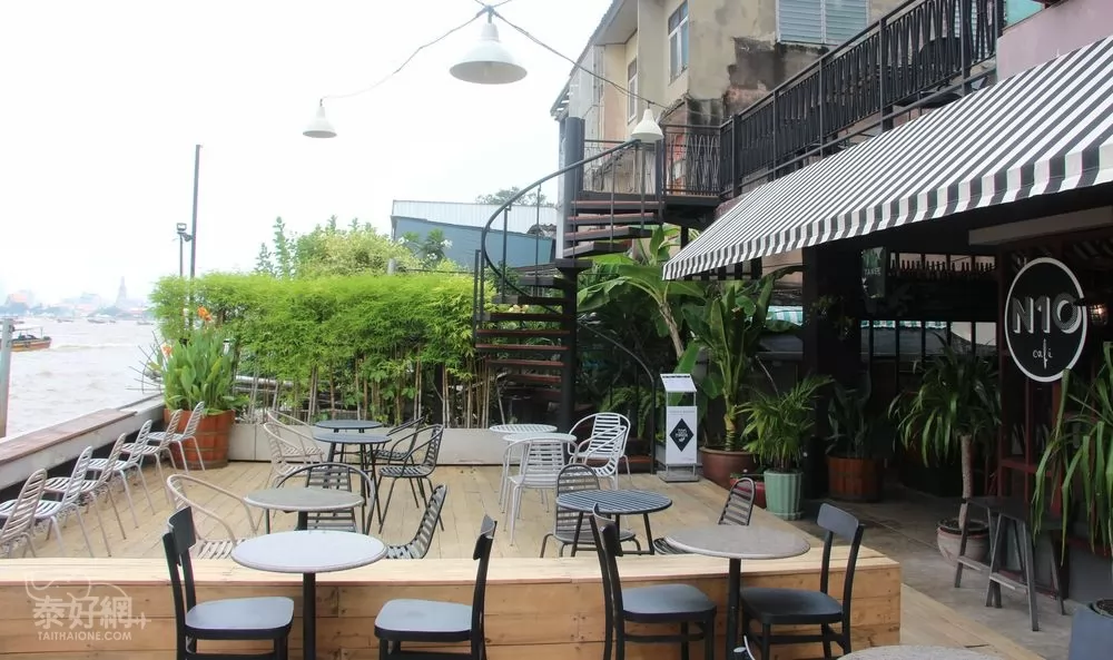 黃昏時刻，可以看到鄭王廟的美景。