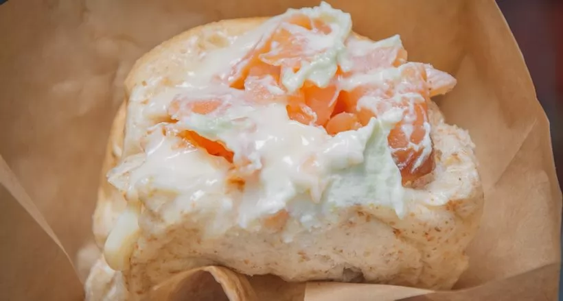 煙熏三文魚奶油起司1個49銖。