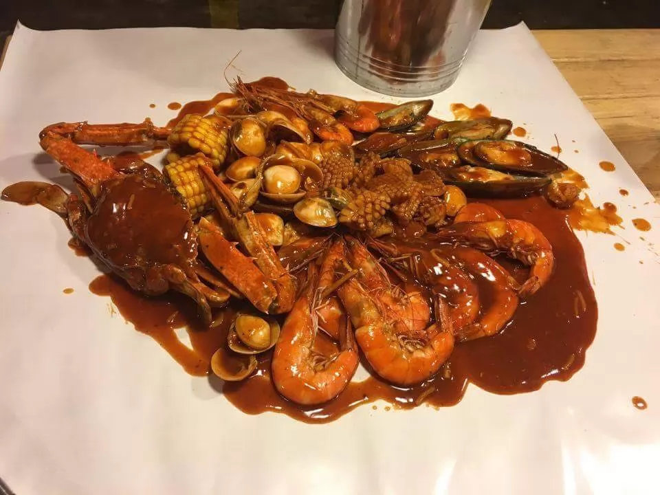 超大份的海鮮總匯,還加了玉米。