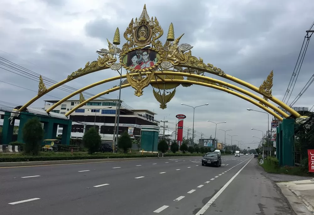 華欣主要的碧甲盛路。