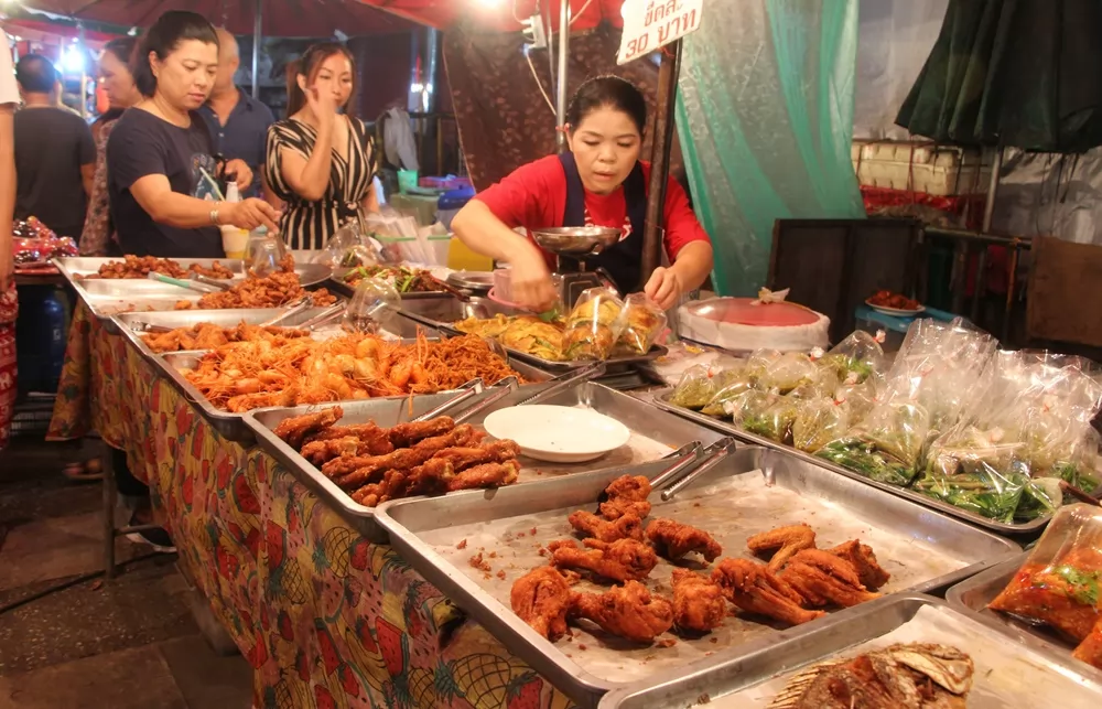 炸雞的生意總是強強滾。