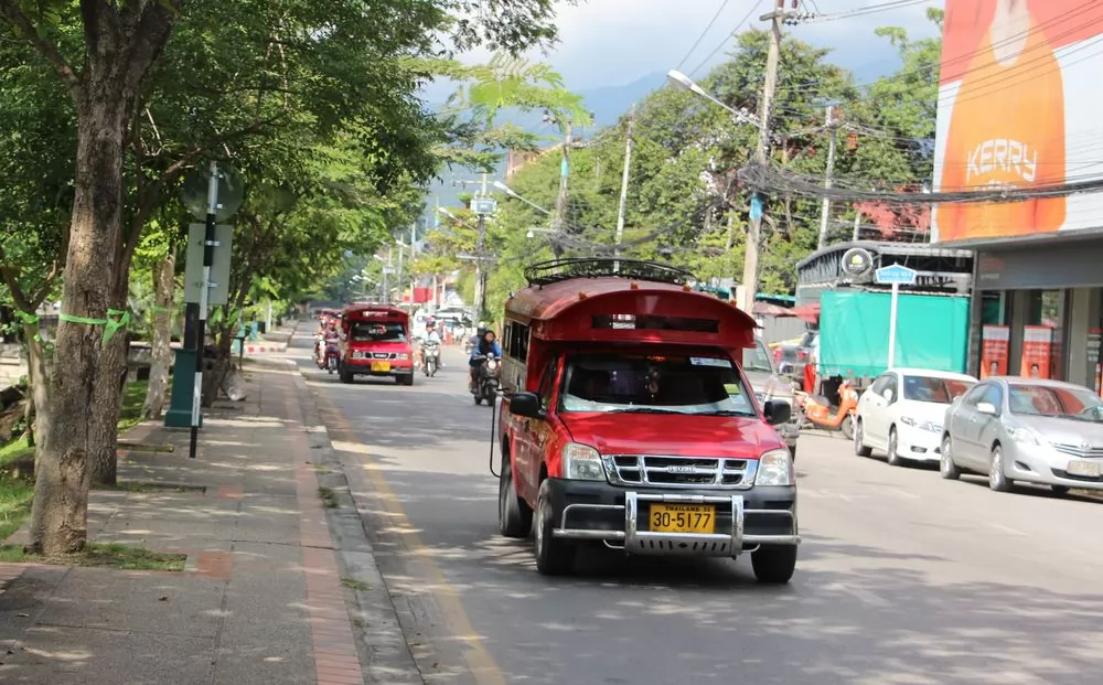 清邁交通，除了搭宋條和嘟嘟車，又多了公車的選項。