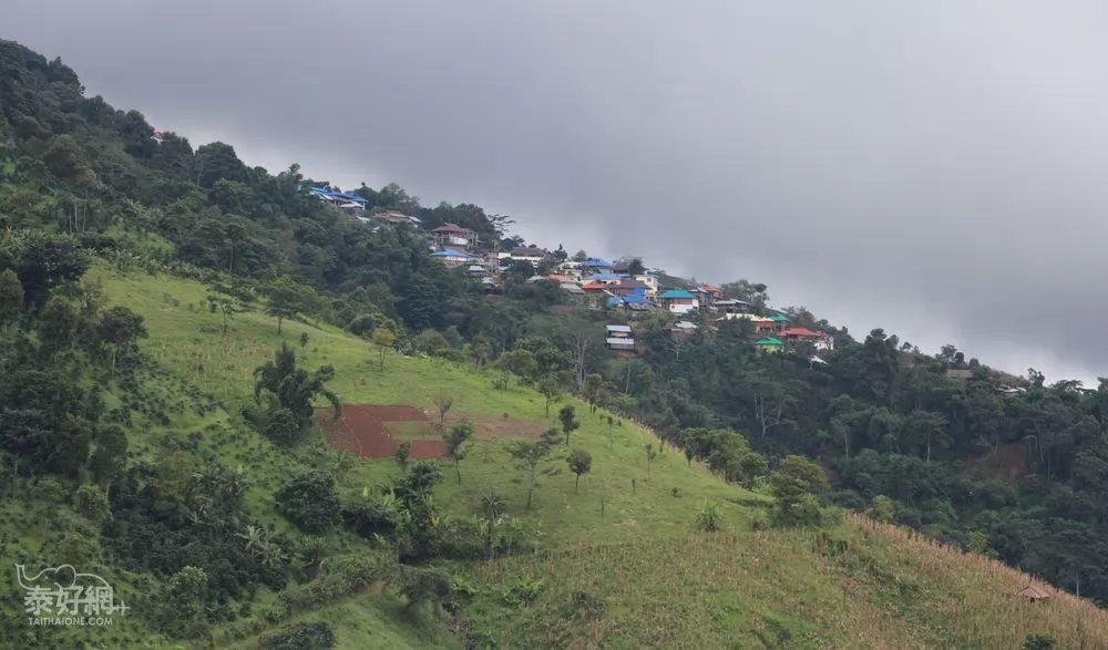 依山而建的帕米村