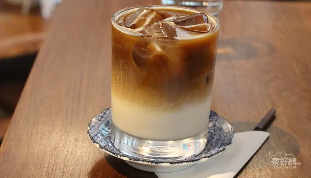 冰拿鐵1杯110銖。