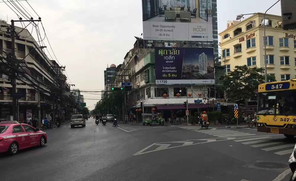 西隆路與石龍軍路交叉的終點