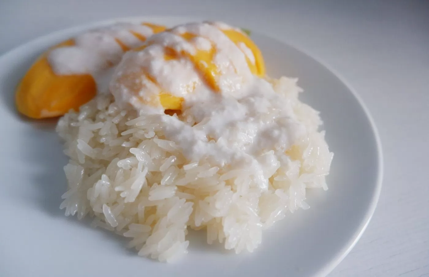 買回家，自己削芒果，加糯米飯和椰奶漿。