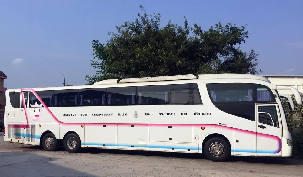 曼谷—清康的大巴