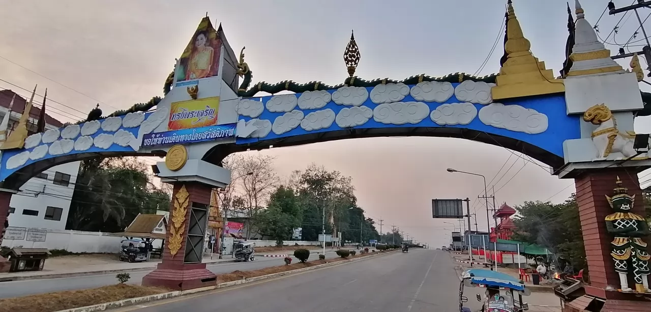 進清康小鎮的歡迎牌樓