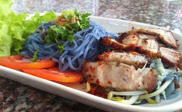 Chiang Mai Anchan Noodle: Blue Rice Noodles - Chiang Mai - Taithaione
